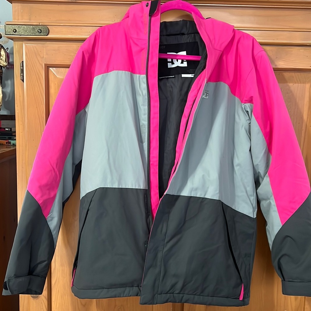 DC women’s snowboard/ski jacket beautiful